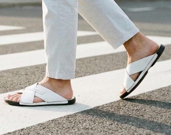 Handmade Leather Men's Sandals: Criss Cross Beach Slippers