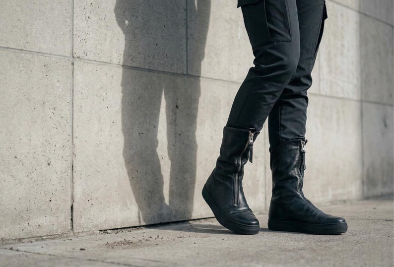 Zwart leren halfhoge laarzen, schoenen met rits aan de voorkant dames, minimalistisch handgemaakt, designerschoenen afbeelding 13
