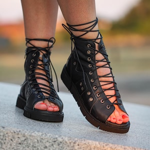 Black Leather Open Toe Combat Boots – Handmade Lace-Up Gladiator Ankle Boots with Side Zipper and Chunky Sole for Women