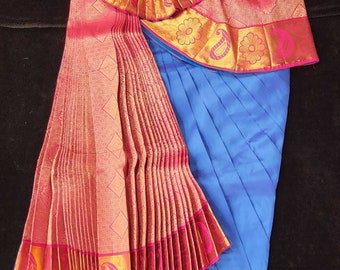 Bharatnatyam-jurk | Ramar Blauw met Roze | Zijdekatoen met contrasterende rand | Kant-en-klaar danskostuum