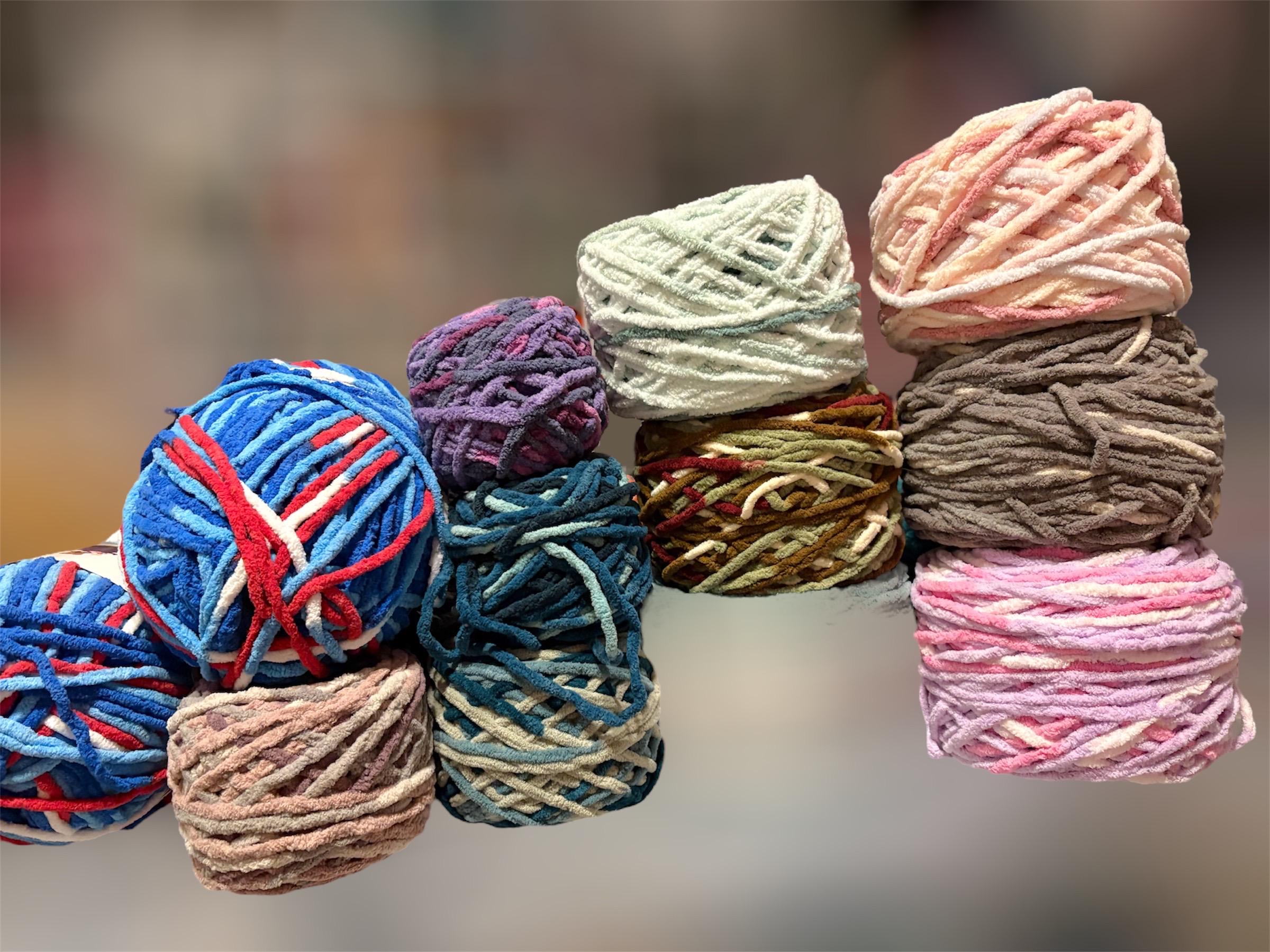 Bernat blanket yarn. Full rolls and leftovers. - Thumbnail 2