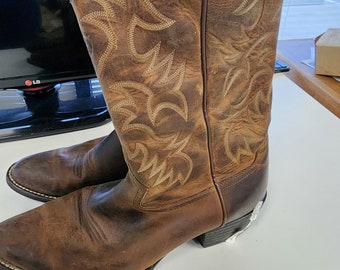 Vintage Ariat Brown Leather Cowboy Boot w/light embroidery sz 14