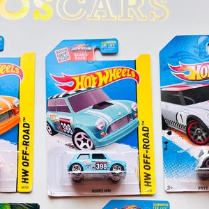 モーリスミニ、または他の中古ミニダイキャストコレクターズトイカーをお選びください！写真をご確認ください。角に多少の傷みがあります！保護ケース付きで発送いたします！