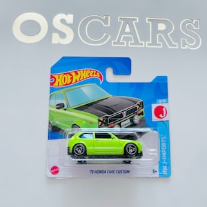 Modellino pressofuso HotWheels Honda Civic Custom del '73, colore verde. Scheda breve.