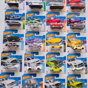 Conjunto de 20 carros HotWheels die cast. Aston Martin, Bentley, TH, carros japoneses. Avulsos ou em cartelas!