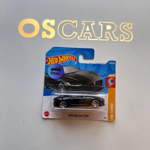 Jaguar F-Type, Hot Wheels, auto giocattolo da collezione pressofusa nera, replica del modello! Ottimo regalo per uomini e ragazzi o ragazze! Carta danneggiata!!