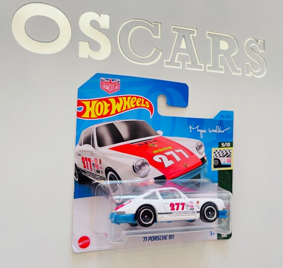 ミニカー HW '71 PORSCHE 911 CHARITY CAR Amazon.com: Hot Wheels Premium Car Culture Circuit Legends