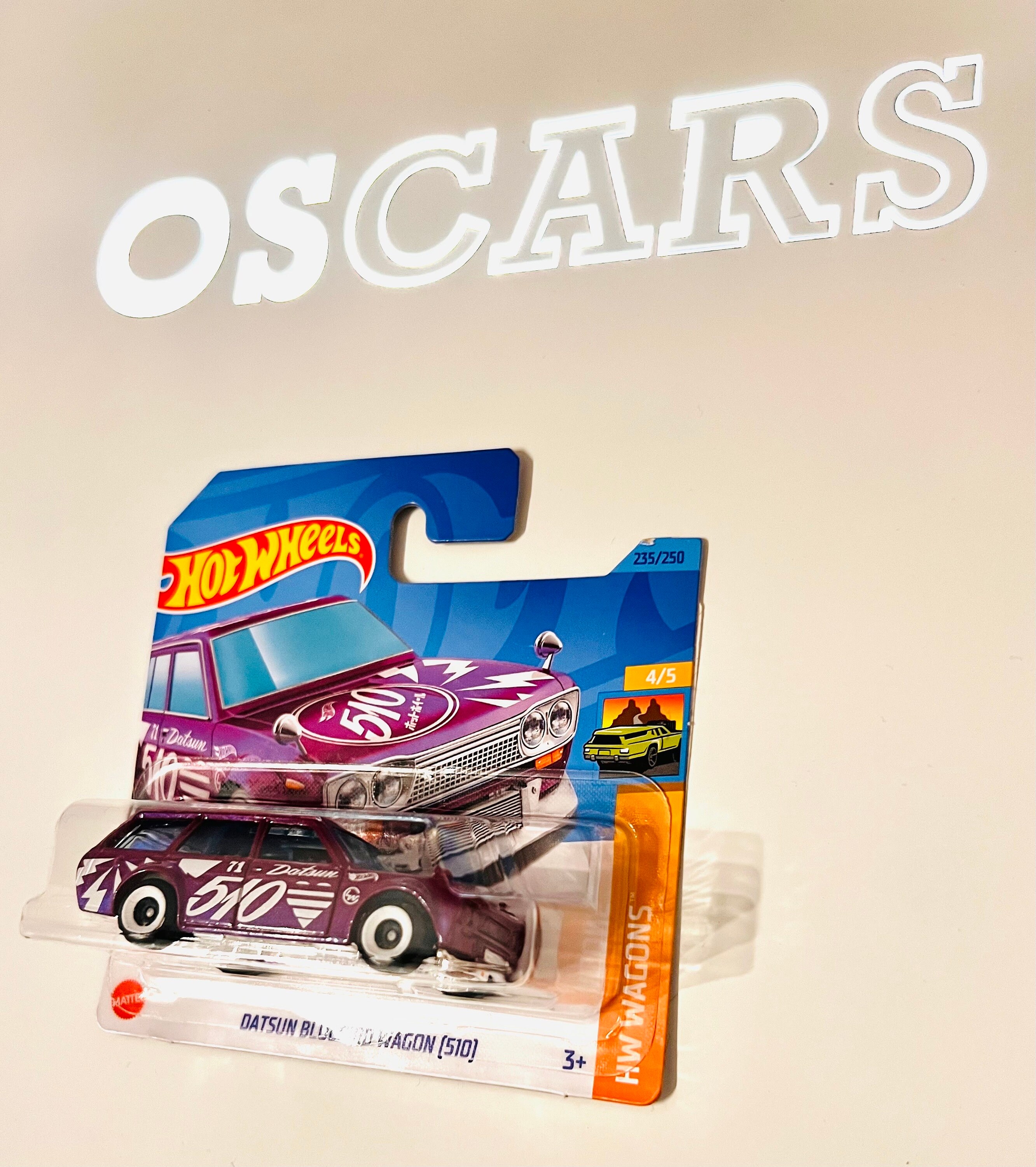 ミニカー Hotwheels Datsun 510 wagon moon custom Amazon.com: Datsun Bluebird 510 Wagon Yellow with Black Hood