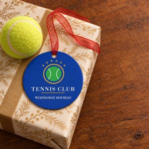 Personalisierter Tennis-Weihnachtsschmuck, individueller Vereinsname, Geschenk für Tennisteams, zweiseitiger Metallschmuck, Geschenk für Tennisspieler Bild 2