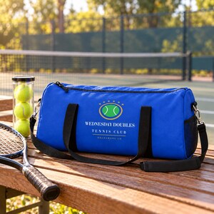 Personlig tennisväska, gymväska med klubbnamn, present till tennislaget, stor 23 tums weekendväska, present till spelare bild 1