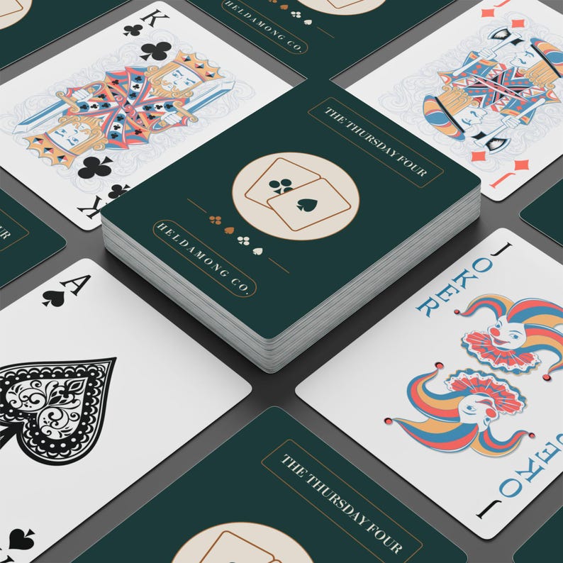 Baraja de cartas Euchre personalizada, con el nombre del club a medida, regalo de Navidad para juegos de cartas. imagen 5