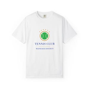 Gepersonaliseerd tennisclubshirt, T-shirt met teamnaam op maat, tenniscadeau (Comfort Colors) afbeelding 8