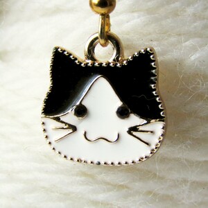 Black and White Kitty Stitch Marker, Kitty Gift for Knitter, Cat Crochet Marker, Tuxedo Kitty Knitting Notion, Cat Gift for Crochet