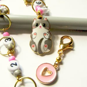 Grey and White Cat Knitting Row Counter, Snag-Free Chain Row Counter Gift for Knitter, Kitty Knitting Gift, Pretty Cat Knitting Accessory
