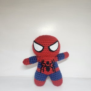 Jouet Spiderman au crochet fait main