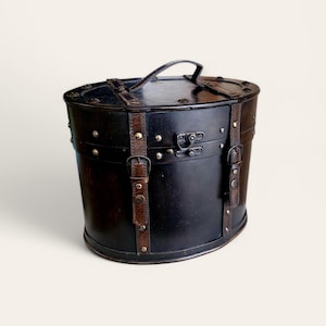 French Antique hat box, top hat box gentlemen, 1920s, Leather Wood Brass, Vintage Chapeau Claque Hat case, Travel Ideas, old fashioned.