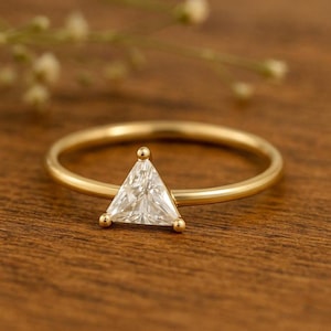Triangle Cut Moissanite Ring, Triangle Solitaire Ring, 925 Silver Ring, Minimalist Ring, Geometric Engagement Ring, Dainty Promise Ring
