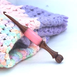 Resin Crochet Hooks - Wooden Crochet Hooks for Crocheting Knitting - Various Sizes Available - Ergonomic Hand Turned Crochet Hooks - Gifts