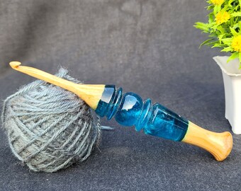 Handmade Ergonomic Crochet Hook: Rosewood & Resin Handle