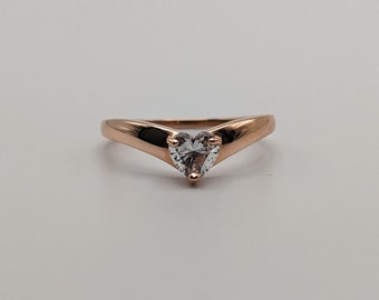 14K ローズゴールド ハート リング。14K ローズゴールド プロミス リング。14K ローズゴールド ハート バンド。14K ハート ミニマリスト リング。