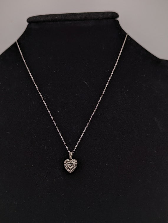 14K Vintage White Gold Diamond Heart Pendant w/Go… - image 3