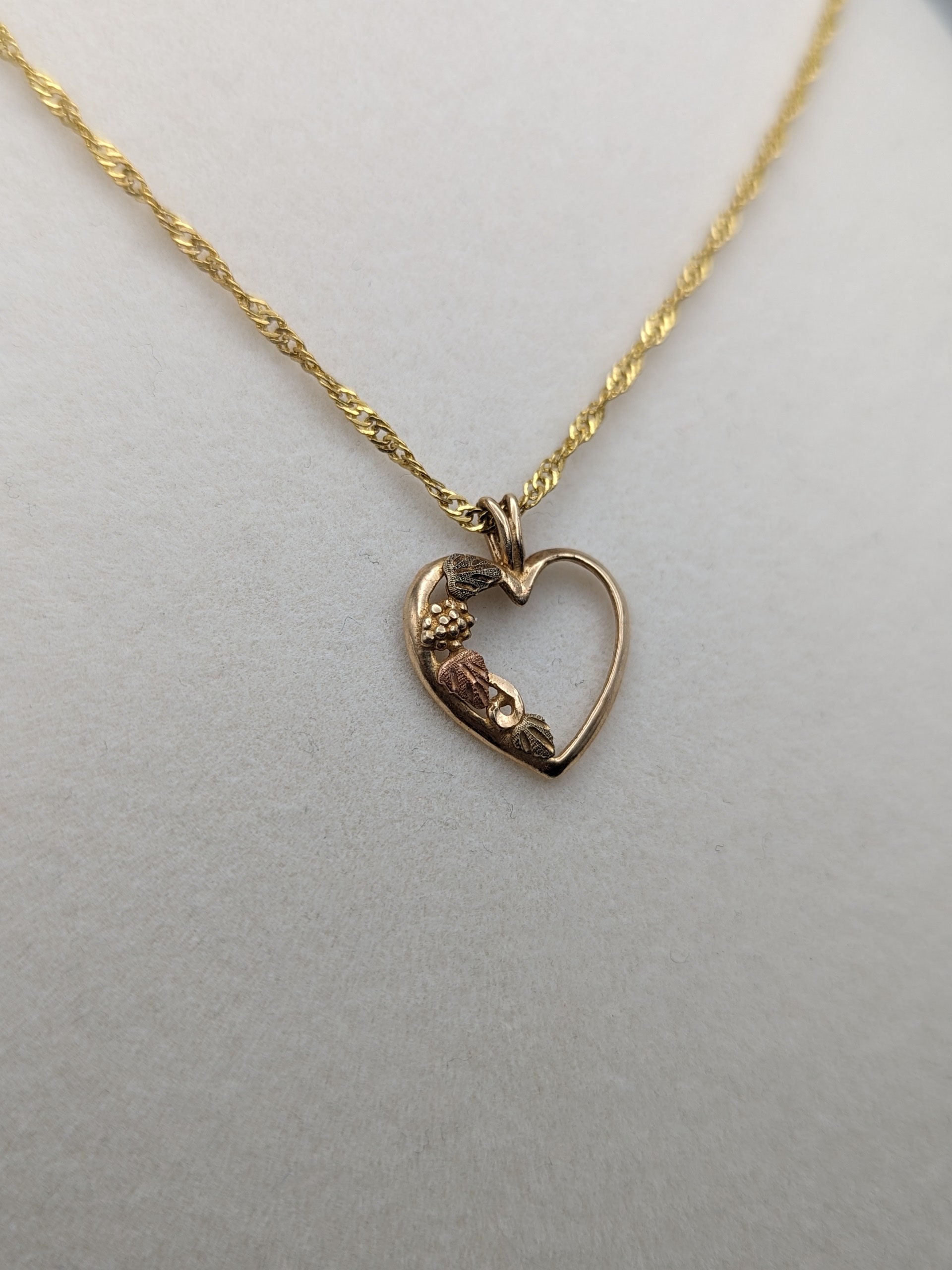 10k Black Hills Gold Heart Pendant, Leaf and Vine Detail - Etsy