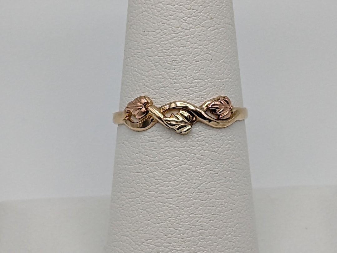 10k 12k Black Hills Gold Promise Ring. Infinity Twist Multitone Gold