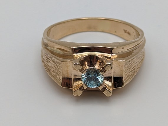 10k Yellow Gold Vintage Swiss Blue Topaz Ring. 10… - image 3
