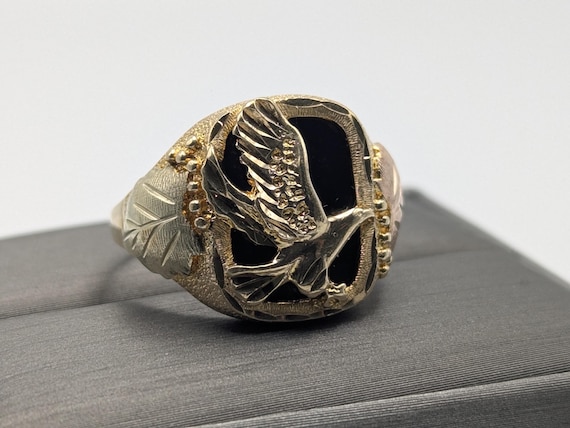 Vintage Black Hills Gold Eagle Onyx Ring, 10k 12k Gold Leaves