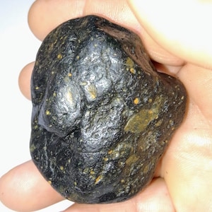 Large Carbonaceous Chondrite Meteorite of 126.8 Grams