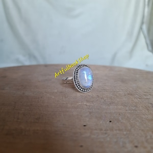 天然ブルームーンストーンリング、925スターリングシルバーのプロミスリング、ステートメントリング、スタッキングリング、ボヘミアンリング、ムーンストーンの誕生日ギフトジュエリー