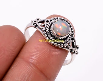 Anillo de ópalo etíope natural, plata de ley 925, hecho a mano, diseño único, anillo de compromiso, joyería de ópalo, anillo minimalista para mujer.
