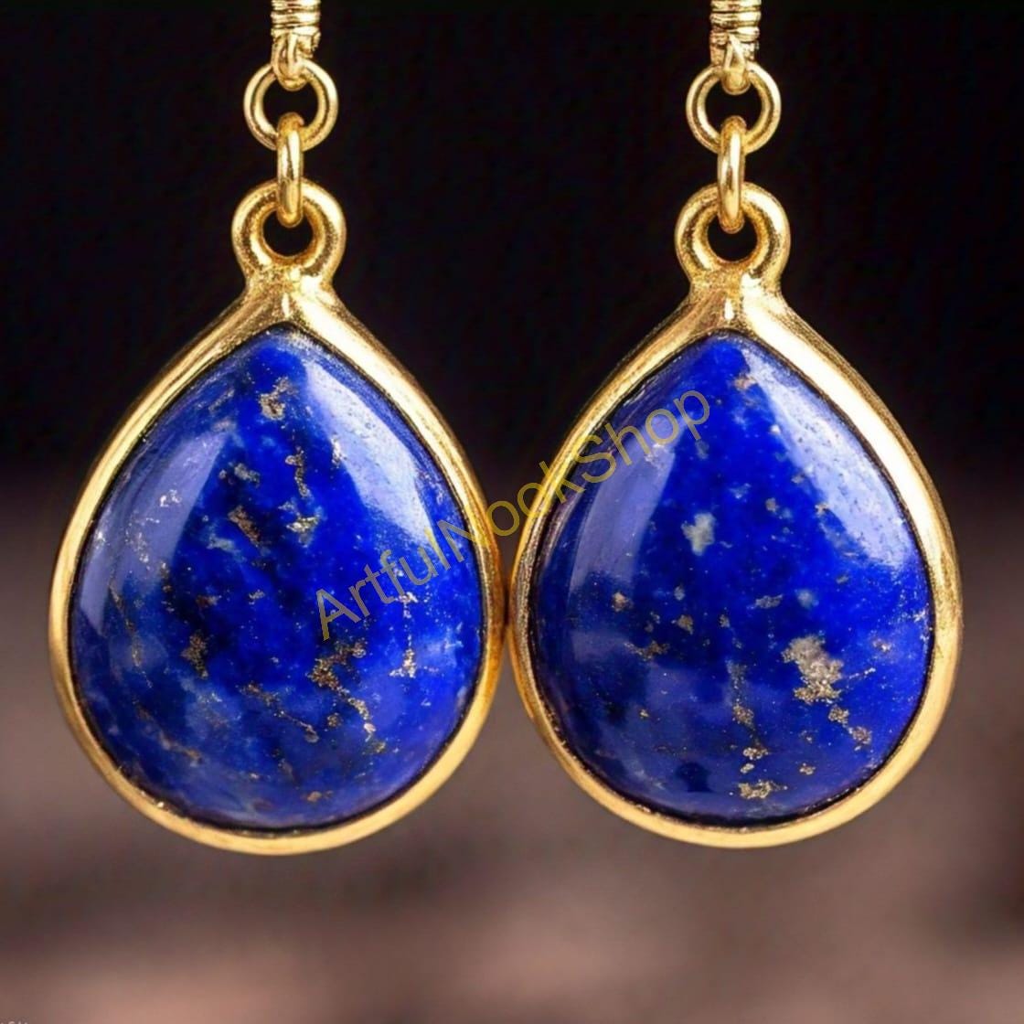 Boucles D'oreilles Longues Pendantes - Ton Or, Cabochon Bleu, 2 7/8", Système à Clip, Occasion