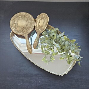 Vintage Gold Tone 3 Piece Vanity Set, Gold Filagree Perfume  display picture 3