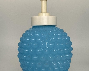 Dispensador de jabón/loción azul vintage con diseño de tachuelas