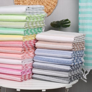 Presente personalizado para madrinhas, presente de fim de semana para meninas, toalha turca personalizada, presente para chá de panela, toalha de algodão listrada de 40" x 70", presente de spa,