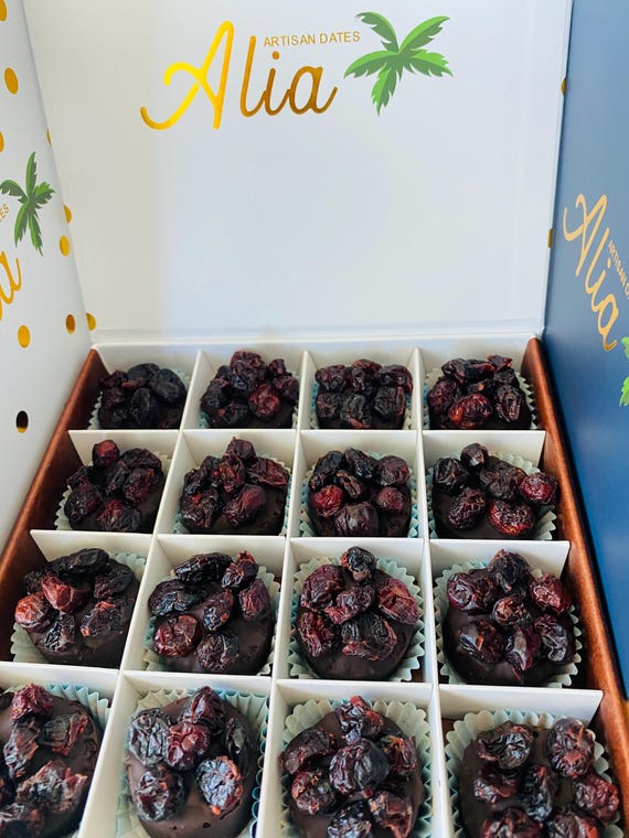 Dubai Kunafa with Chocolate, mixed with nuts, topped with dried cranberries, energy-rich food, wedding gifts, best gift for loved ones !!