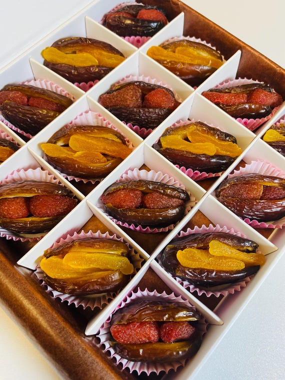 AliaDates Premium Medjool Dates Stuffed with Dried Strawberries - Handmade Vegan Gift Box (16 Pieces) - Gourmet Healthy Treat