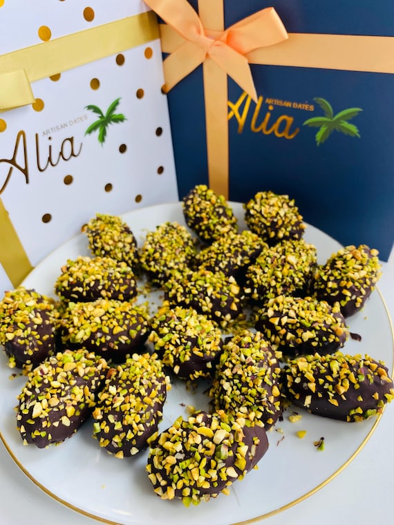 Viral Dubai Kunafa with Pistachio Paste, Chocolate and Nuts, dates, Chocolate, Non-GMO, Vegetarian,(15 Pieces), The Best Gift For Loved Ones