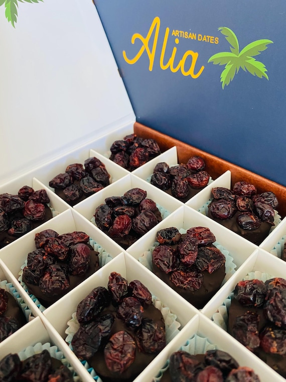 Dubai Kunafa with Chocolate, mixed with nuts, topped with dried cranberries, energy-rich food, wedding gifts, best gift for loved ones !!