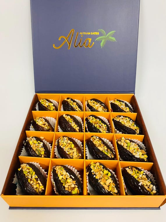Dates stuffed with chopped nuts, Enjoy hand-stuffed dates, an assortment of nuts, a healthy snack, vegan, (16 pieces), a gift for loved ones