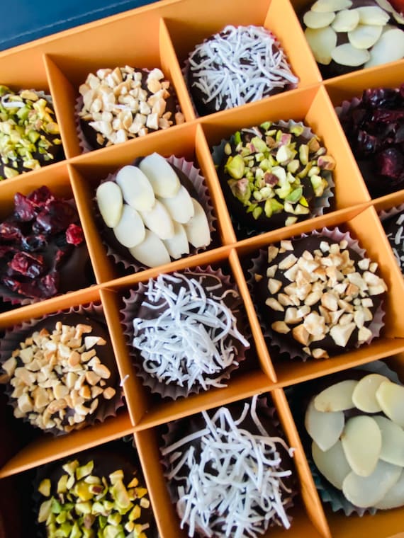 Dubai Kunafa with Chocolate and Nuts, Kunafa Bites with Chocolate and Nuts, Dubai Viral Chocolate, Great Taste, Best Gift for Loved Ones !!