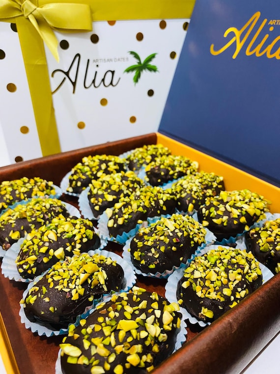 Viral Dubai Kunafa with Pistachio Paste, Chocolate and Nuts, dates, Chocolate, Non-GMO, Vegetarian,(15 Pieces), The Best Gift For Loved Ones