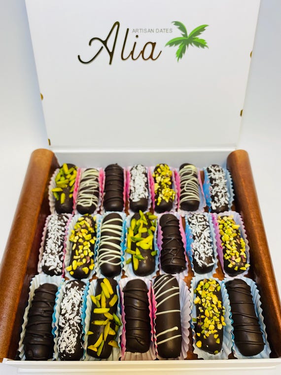 Medjool date bites stuffed with nuts and dipped in chocolate, dates and chocolate rich in fiber, the best gift for loved ones, (21 pieces)
