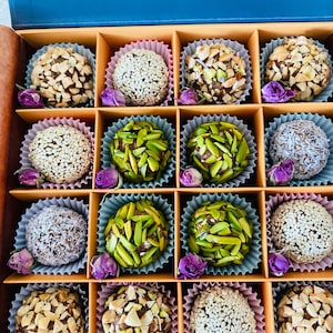 Medjool Dates mixed with Fresh Nuts, Perfect Healthy Snack, Energy Food, Handmade, Sweet Flavor, Vegetarian, Gluten Free, (16 Pieces)  !