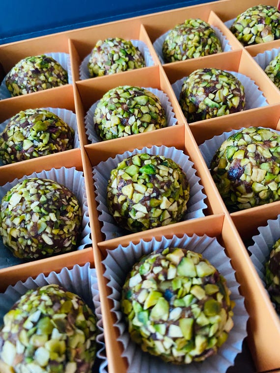 Pistachios Date Bites, mixed with fresh nuts, perfect and healthy snack, vegan, great source of nutrients, Non-GMO, gluten-free,(16 Pieces)