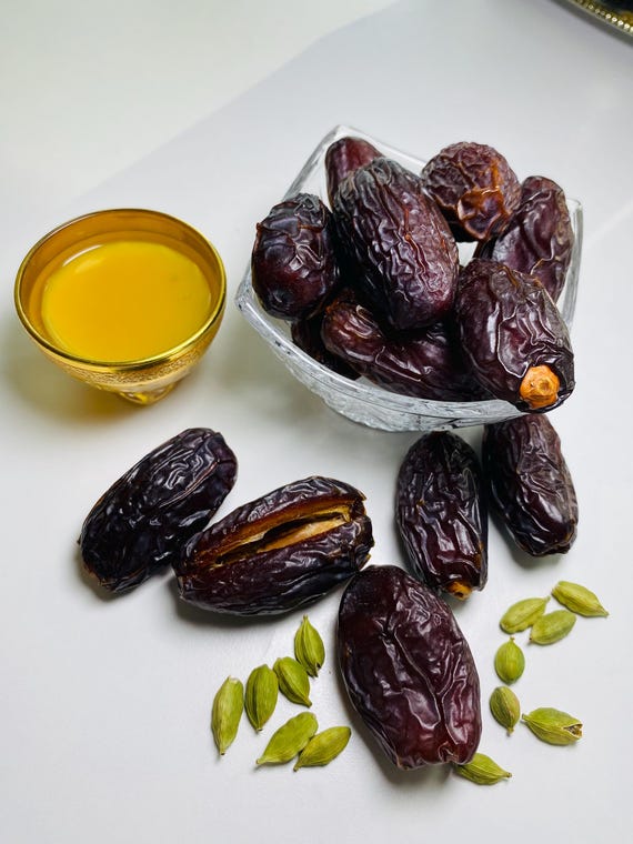 Palestinian Medjool Dates (2 lb): Fresh, Sweet & Unpressed