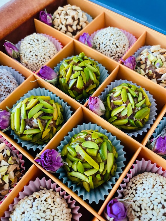 Handmade Date Paste, Mixed with Nuts, Healthy Snack, Vegan, Gluten Free, Gourmet, Sweet Flavor, (16 Pieces) Gift for Loved Ones!!