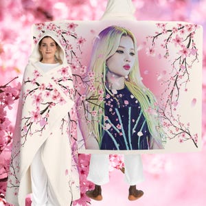 Polaire à capuche I-DLE Soyeon | Étourdissement | (G)-Idle | Pays Imaginaire | Fabriqué par des fans | Kpop | Cadeau | K-pop | Esthétique | Décontractée | Signaler J&#39;aime | KCON