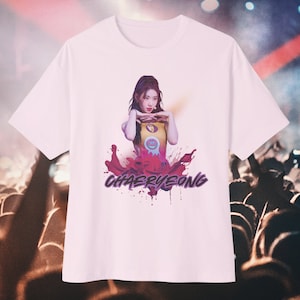 ITZY Chaeryeong Oversized Boxy Shirt | MIDZY | Lia | Yuna | Ryujin | Yeji | Stilvoll | Bruchsicher | Kpop | Geschenk | Kunst | K-Pop | Unisex | Tee